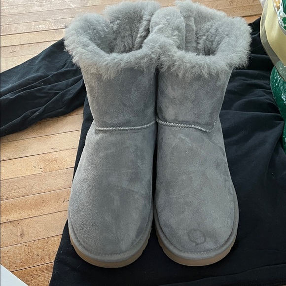 UGG Mini Bailey Bow II and Care Kit - Picture 2 of 9